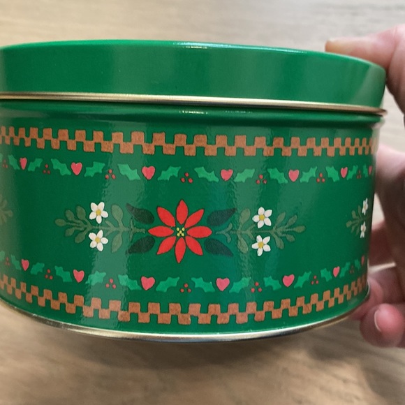 Set of 3 Nesting Holiday Tins - Picture 7 of 11